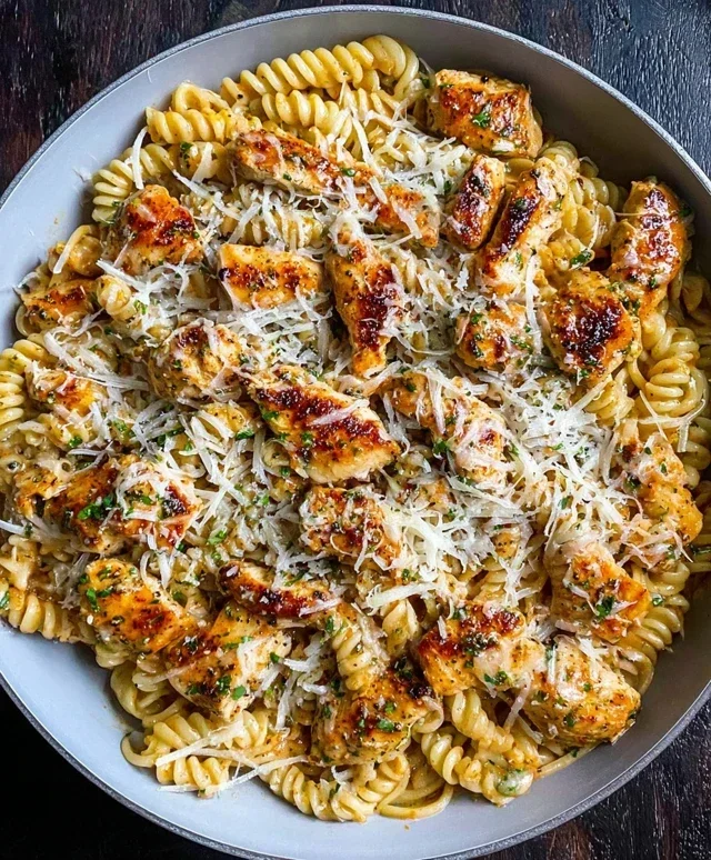 Healthy Garlic Parmesan Chicken Pasta